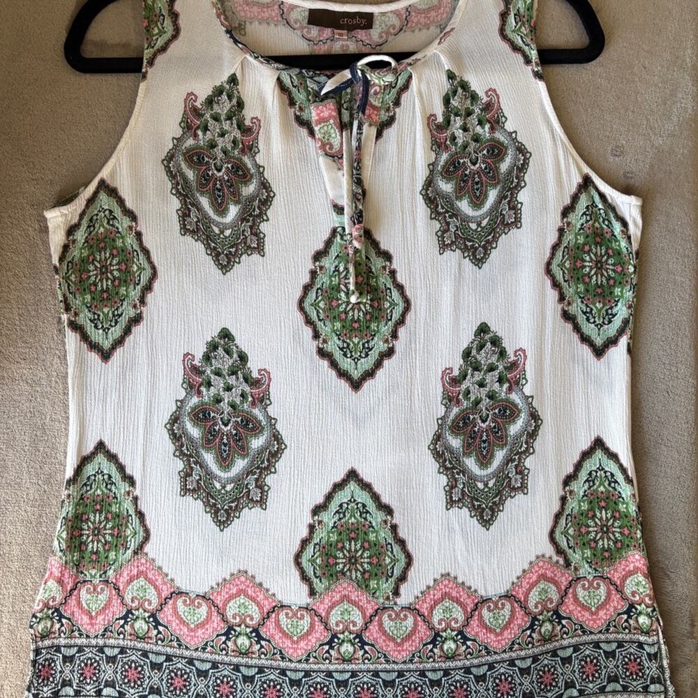 Crosby EUC Sleeveless White and Green Tie Front Blouse